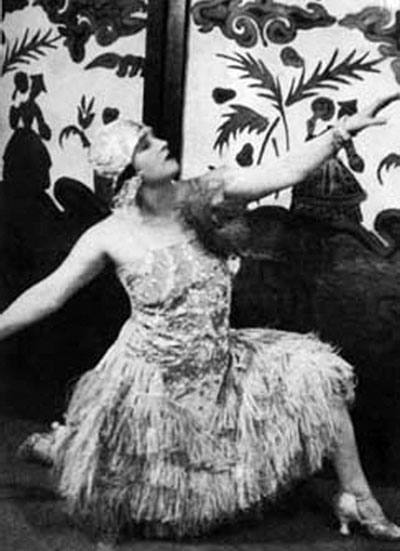 Татьяна Яковлевна Бах в оперетте «Чёрный амулет». 1928 год